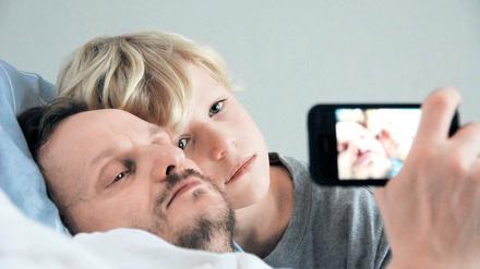 Erinnerungen schaffen. Frank (Milan Peschel) hat in Andreas Dresens Film „Halt auf freier Strecke“ nicht mehr lange zu leben. 