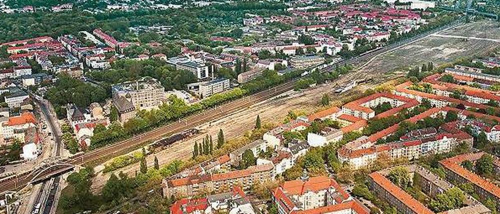 Eisenbahn weg, Handel her. Auf dem brachliegenden Gelände des Pankower Rangierbahnhofs soll ein Einkaufszentrum entstehen.