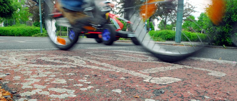 Radweg oder lieber auf der Fahrbahn? Berliner Fahrradfahrer wollen sich das selbst aussuchen können.