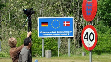 Am deutsch-dänischen Grenzübergang in Padborg bei Flensburg werden Reisende bald wieder mehr Zeit einplanen müssen.