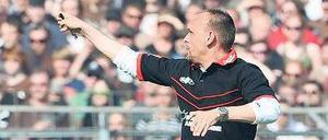 Rufe, die verhallen. St. Paulis Trainer Holger Stanislawski probiert alles – doch sein Team ist seit neun Spielen sieglos.