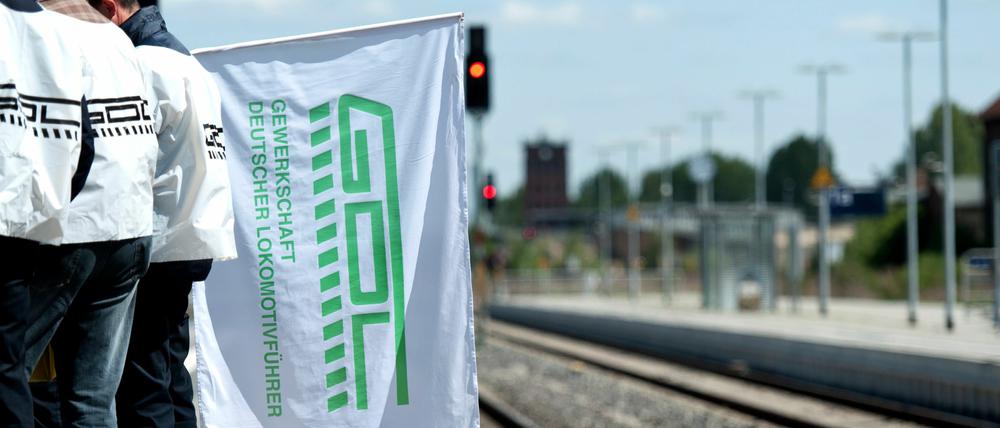 Die GDL hatte am vergangenen Dienstag zu einem 72-stündigen Ausstand bei privaten DB-Wettbewerbern im Personennahverkehr aufgerufen.