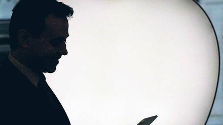 Im Zeichen des Apfels. Das iPhone speichert Standortdaten. Foto: Reuters
