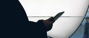 Im Zeichen des Apfels. Das iPhone speichert Standortdaten. Foto: Reuters