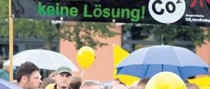 Protest vor Ostern. Bewohner des Oderbruchs demonstrieren am Sonnabend gegen die Kohlendioxid-Lagerung. Foto: dpa