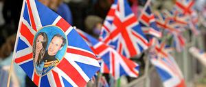 Und noch mehr Flaggen. Die Briten sind stolz auf ihre "Royals".