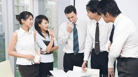Nicht zu direkt. In der Zusammenarbeit mit Chinesen sollte man ein „Nein“ besser vermeiden. Besser kommt an, zu sagen: „Wir sehen, was wir tun können“. Foto: Imago