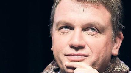 Hape Kerkeling wandert wieder. Fürs ZDF wird der Entertainer „Unterwegs in der Weltgeschichte“ sein. Foto: dapd