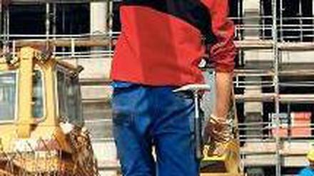 Es wird wieder in die Hände gespuckt. Laut DIW war das erste Quartal vor allem wegen der Bauwirtschaft so stark. Foto: dpa