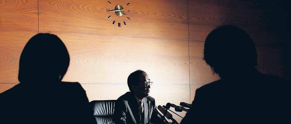 Düstere Aussichten. Notenbank-Chef Masaaki Shirakawa rechnet nur noch mit halb so viel Wachstum. Erst im Herbst sei eine Erholung zu erwarten. Foto: Reuters