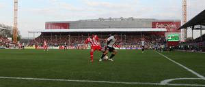 Verloren im mobilen Stadion: Union Berlin hat gegen Düsseldorf keine Chance.