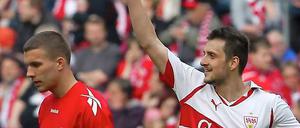 Stuttgarts Kuzmanovic jubelt, Prinz Poldi grummelt.