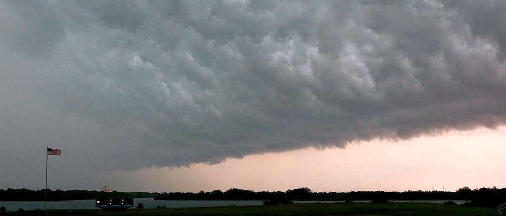 Da braut sich was zusammen. Eine Tornadoserie sucht derzeit den Mittleren Westen und Süden der USA heim.
