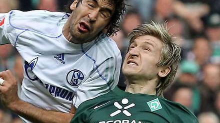 So ein Krampf. Am Ende trennen sich Rauls Schalker und Marins Bremer 1:1.