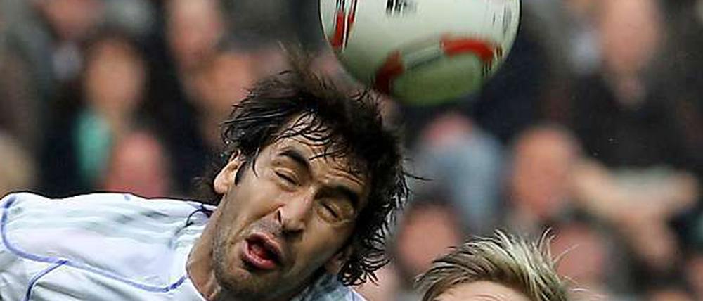 So ein Krampf. Am Ende trennen sich Rauls Schalker und Marins Bremer 1:1.