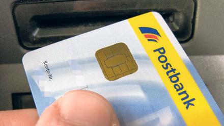Nichts geht mehr. Die Postbank klärt ihre Kunden nicht genügend auf, bemängeln Verbraucherschützer.