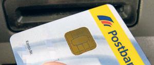 Nichts geht mehr. Die Postbank klärt ihre Kunden nicht genügend auf, bemängeln Verbraucherschützer.