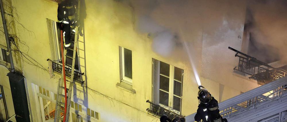 Nach gut zwei Stunden hatten die Rettungskräfte die Flammen unter Kontrolle.