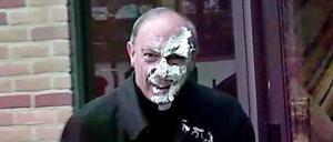 Schwer gezeichnet: André-Joseph Léonard hat eine Torte abbekommen.