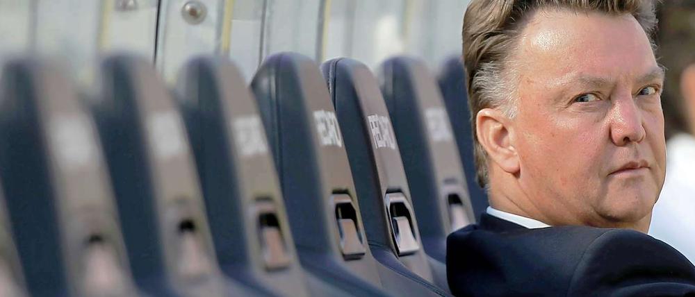 Um Louis van Gaal ist es einsam geworden auf der Bayern-Bank.