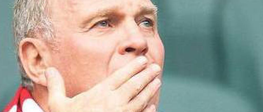 Gesagt ist gesagt. Uli Hoeneß hat Bayern-Trainer Louis van Gaal in Unehren entlassen. Dabei meint sogar der zum Interimstrainer beförderte Andries Jonker: „Louis van Gaal hat hier sehr viele Sachen sehr gut gemacht.“