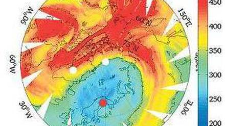 Gefährliches Blau. Die Karte zeigt die Ozongehalte vom 30. März. Über Skandinavien waren sie besonders gering. 