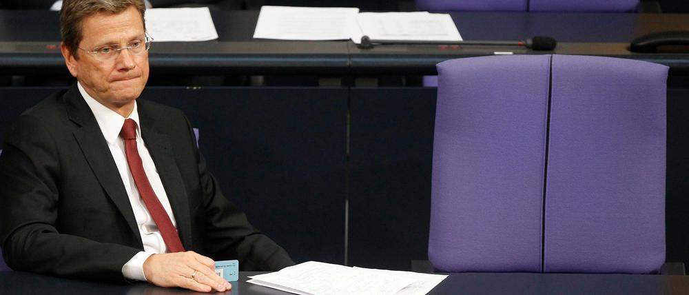 Um Guido Westerwelle wird es einsam.