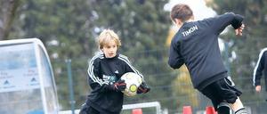 Die Stars von morgen: Fußballschüler beim Hamburger SV.