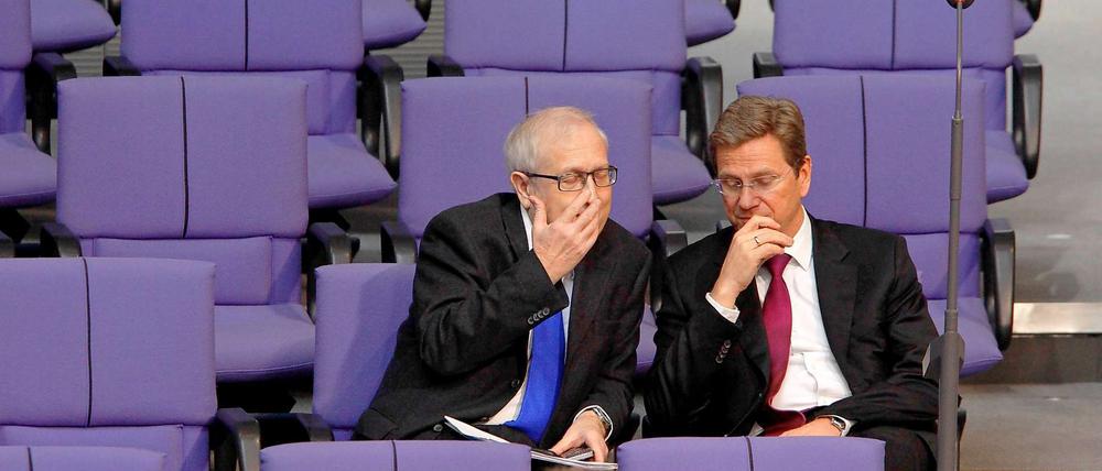 Drin oder draußen? Für Bundeswirtschaftsminister Brüderle und Außenminister Westerwelle wird es ein ganz besonderer Wahlabend. 