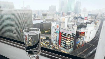 Unklarheiten. Kann man, darf man hier in Tokio noch Leitungswasser trinken? Seit Mittwoch ist das eine Frage.