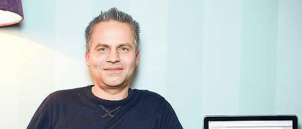 Schnelldenker. Wenn es drauf ankommt, schreibt Bernhard Pöschla seine Geschichten auch schon mal zwischen Frühstück und Bürojob.