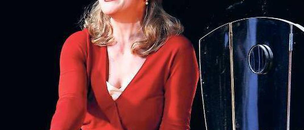 Nervenwrack. Blanche DuBois (Dagmar Manzel). Foto: Drama