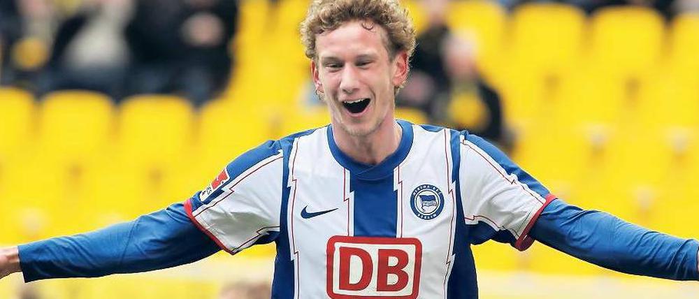Herthas defensive Zentrale. Fabian Lustenberger stiehlt dem Gegner Bälle und schießt auch Tore. Foto: dpa