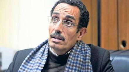 Abdul Hakim Ghoga hat sich während der letzten sechs Jahre in Benghasi als Verteidiger politischer Gefangener einen Namen gemacht. Jetzt ist er Sprecher des neuen Nationalrats für den Osten Libyens.