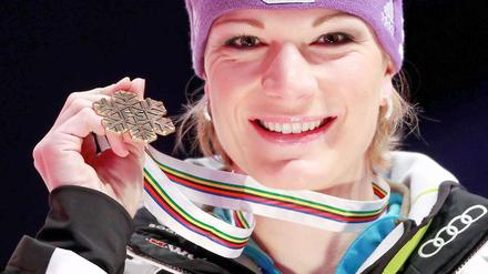 Minimalziel geschafft. Maria Riesch wollte eine Medaille bei der Ski-WM, es klappte gleich im ersten Rennen. 