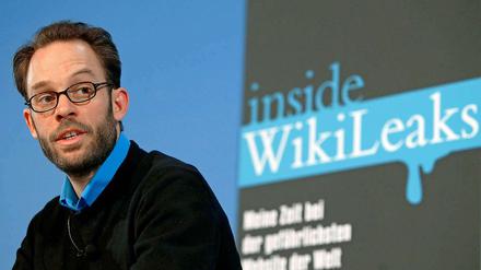 Ein Insider packt aus: Daniel Domscheit-Berg hat erst für Wikileaks gesprochen und nun über die Enthüllungsplattform geschrieben.