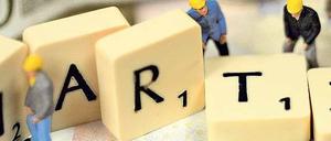 Wie Spielfiguren sind die Argumente in den Hartz-IV-Verhandlungen über Wochen hin und her verschoben worden. Am Freitag stimmen Bundestag und Bundesrat ab.