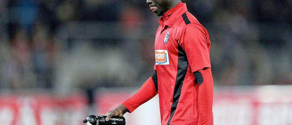 Keine Tore, nirgends: Im "Duell der Torjäger" traf weder Freiburgs Papis Demba Cisse noch sein Frankfurter Konterpart Theofanis Gekas.