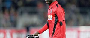 Keine Tore, nirgends: Im "Duell der Torjäger" traf weder Freiburgs Papis Demba Cisse noch sein Frankfurter Konterpart Theofanis Gekas.