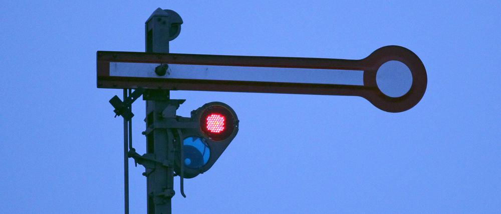 Die Deutsche Bahn will schnellstmöglich mehr eingleisige Strecken mit moderner Sicherungstechnik ausstatten.