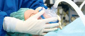 Tod in der Klinik. Die Koalition plant jetzt strenge und bundesweit einheitliche Regeln. 