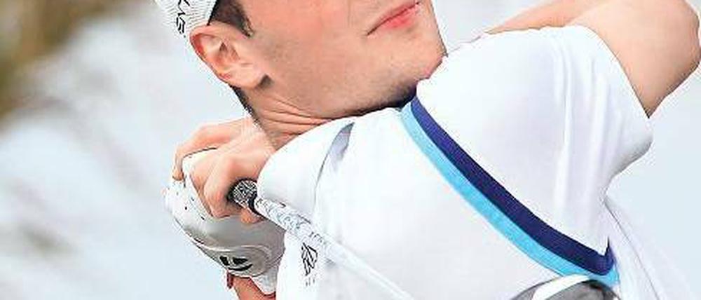 Blick nach oben. Wie im vergangenen Jahr siegte Martin Kaymer in der Hitze von Abu Dhabi.