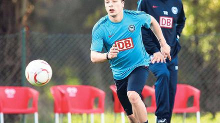 Sprint mit Umwegen. Patrick Ebert möchte schnellstmöglich wieder in der Zweiten Liga auflaufen, Trainer Babbel hält das aus eigener Erfahrung für problematisch.Foto: Winter