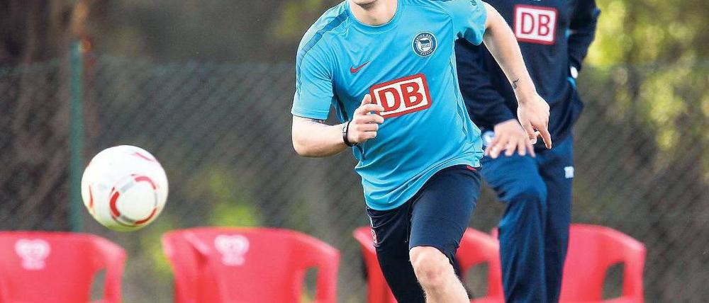 Sprint mit Umwegen. Patrick Ebert möchte schnellstmöglich wieder in der Zweiten Liga auflaufen, Trainer Babbel hält das aus eigener Erfahrung für problematisch.Foto: Winter