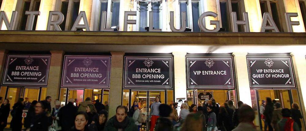 Zur Eröffnungsfeier am Dienstagabend strömten die Gäste der Bread & Butter durch den Haupteingang in das Flughafengebäude.