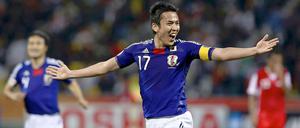 Er hätte der Trendsetter sein können, schlug aber nie so richtig ein: Makoto Hasebe, hier nach einem Tor beim derzeit stattfindenden Asiencup, ist schon seit 2008 beim VFL Wolfsburg, schoss aber nur zwei Tore. Dagegen schaffte es ...