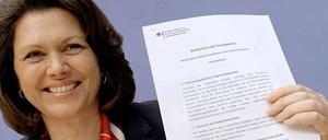 Ilsa Aigner präsentiert ihr Strategiepapier.