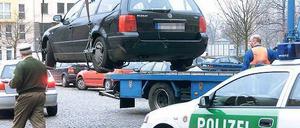 Falschparker zeigen Zahlungsmoral. Die Polizei treibt nach eigenen Angaben 99 Prozent der verhängten Bußgelder ein. Bei anderen Behörden sieht das Ergebnis weit schlechter aus. Foto: dapd/Matzerath