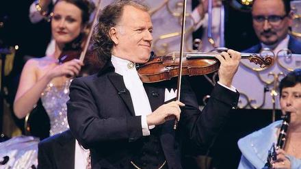 Margarine im Blut. Streichzart sind die Violinenkläge des niederländischen Geigers André Rieu. Und dafür fliegen ihm die Herzen seines Publikums zu. 