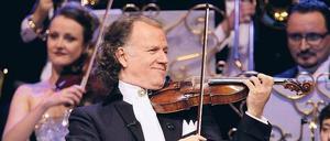 Margarine im Blut. Streichzart sind die Violinenkläge des niederländischen Geigers André Rieu. Und dafür fliegen ihm die Herzen seines Publikums zu. 